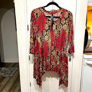 NWT GORGEOUS CURVESQUE SHARKBITE TUNIC SZ L. LARGE